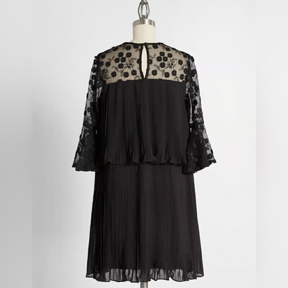 Modcloth Dauntless Dahlias Tiered Mini
Dress Pleated Cocktail Black 8 NWT - Picture 4 of 13
